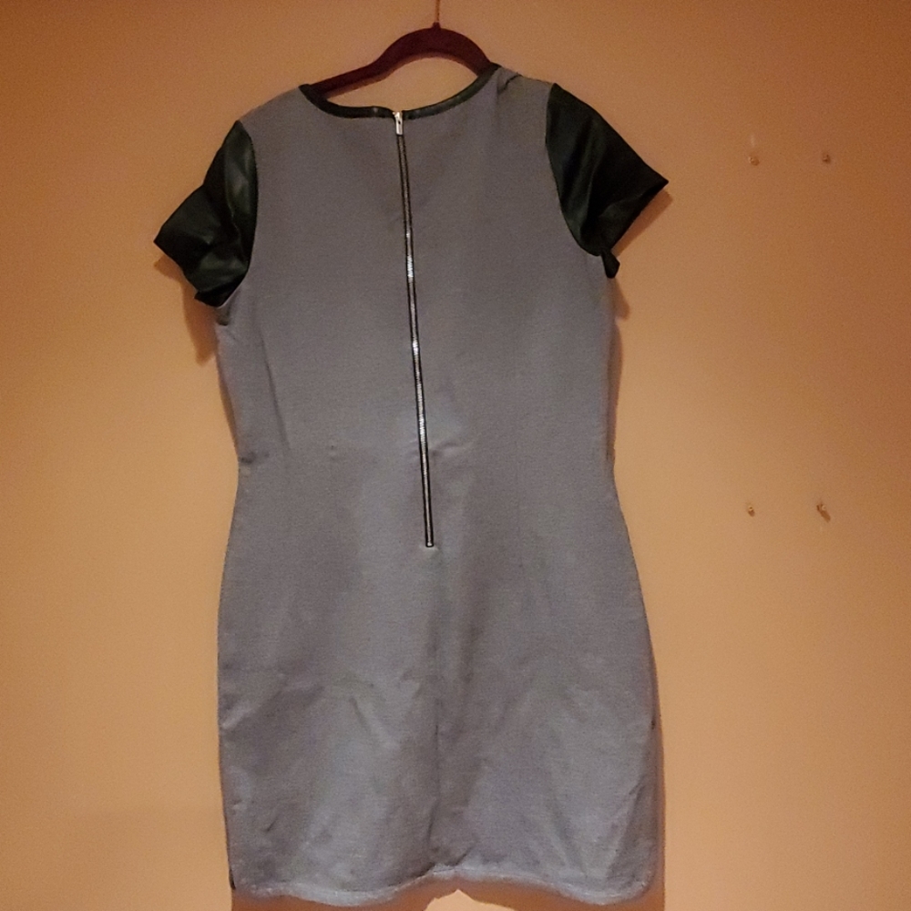 Dress - Picture 2 of 3